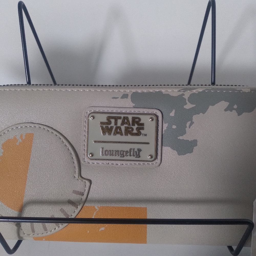 LoungeFly Star Wars Mandalorian Child Craddle Zip Around Wallet w/Yoda Bop It - Picture 4 of 12
